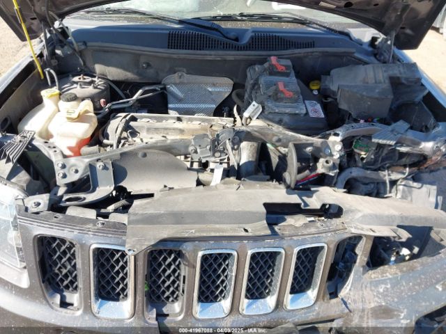 1C4NJCBAXFD413202 Jeep 2015