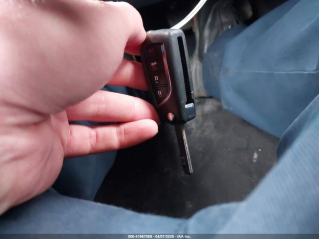 5YFEPMAE1MP188557 Toyota COROLLA LE