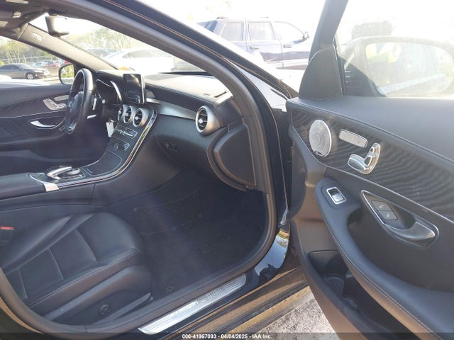 55SWF4JB6FU088268 Mercedes-Benz C 300 Luxury/sport