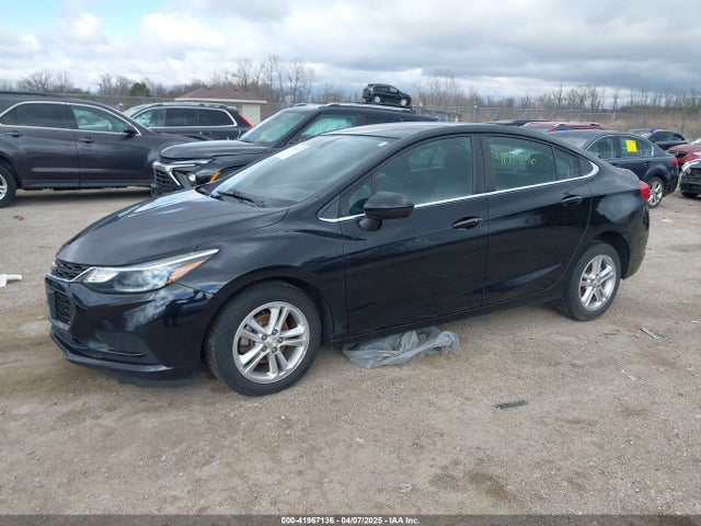 Chevrolet Cruze Lt Auto 2018 1G1BE5SM4J7113183 Image 2