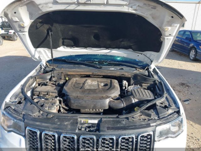1C4RJFAG1JC200081 Jeep Grand Cherokee Laredo 4x4