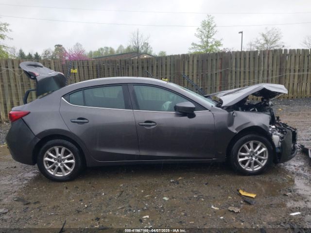 3MZBN1U77JM225616 Mazda Mazda3 Sport