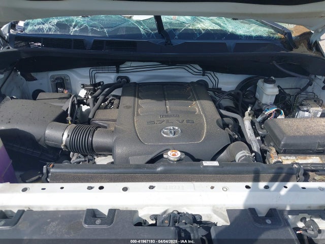 5TFDY5F11JX709794 Toyota Tundra Sr5 5.7l V8