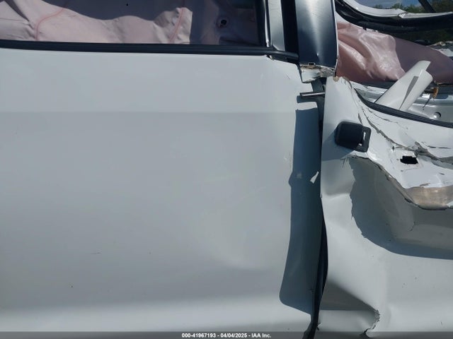 5TFDY5F11JX709794 Toyota Tundra Sr5 5.7l V8