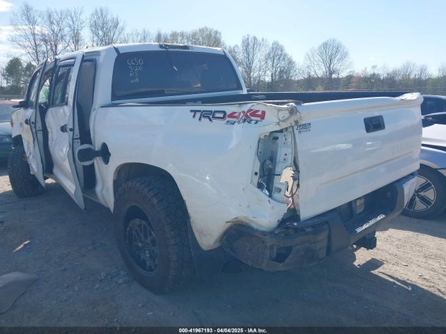 5TFDY5F11JX709794 Toyota Tundra Sr5 5.7l V8