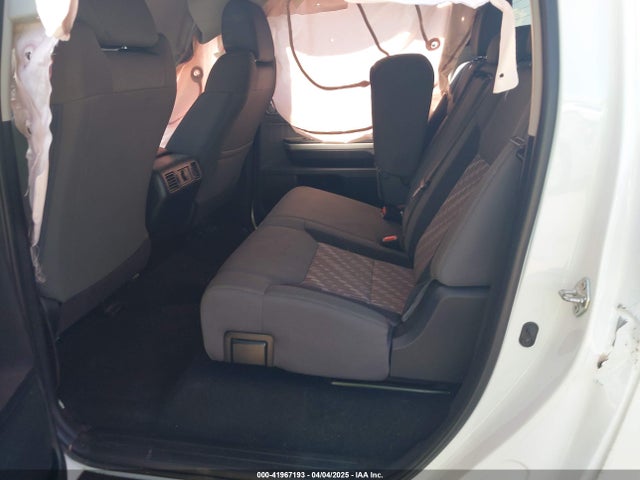 5TFDY5F11JX709794 Toyota Tundra Sr5 5.7l V8