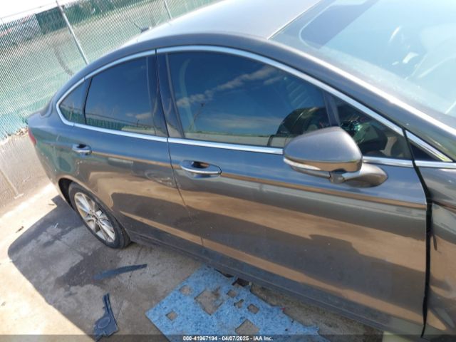 3FA6P0HD9HR396654 Ford FUSION SE