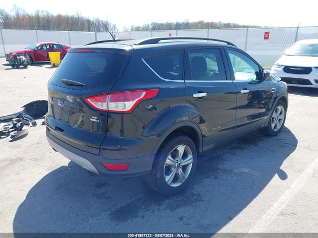 1FMCU9G9XFUC14744 Ford ESCAPE SE