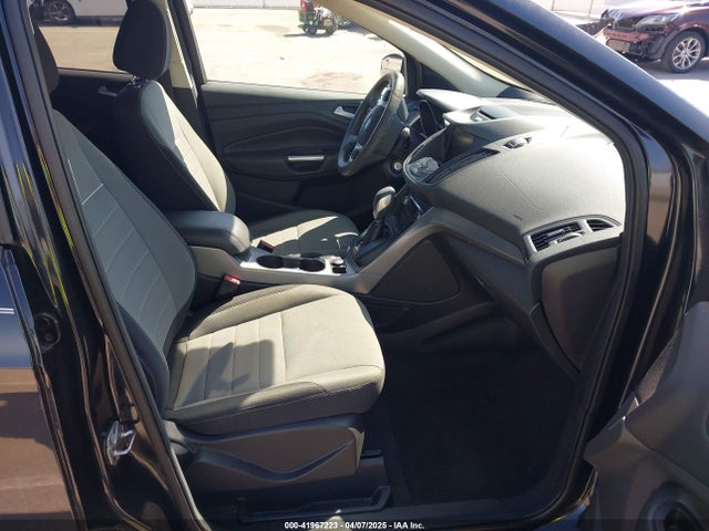 1FMCU9G9XFUC14744 Ford ESCAPE SE