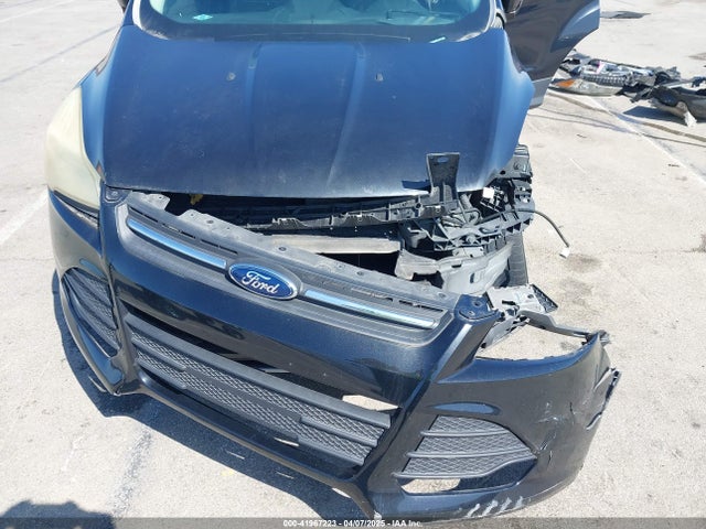 1FMCU9G9XFUC14744 Ford ESCAPE SE