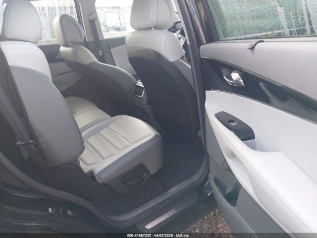 5XYPKDA54GG127767 KIA Sorento 3.3l Sx