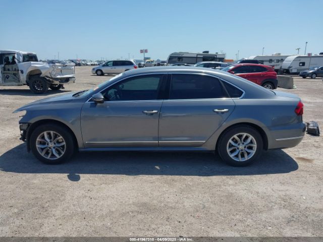 1VWAT7A37HC069014 Volkswagen Passat 1.8t S