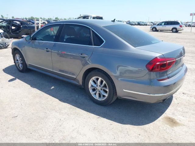 1VWAT7A37HC069014 Volkswagen Passat 1.8t S