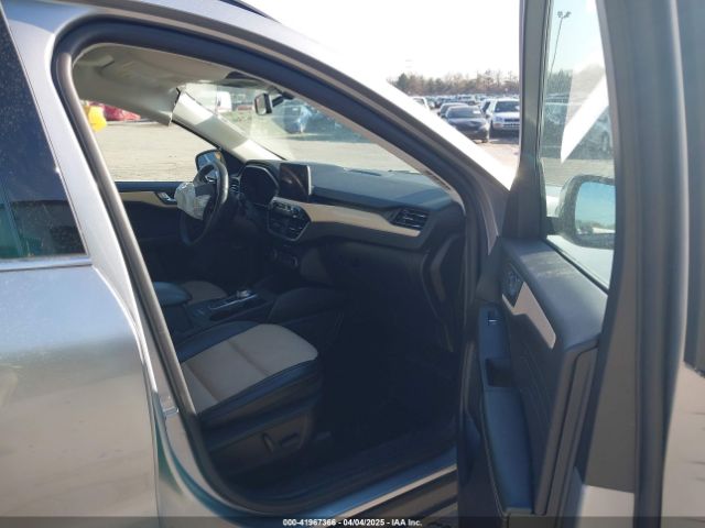 2021 FORD ESCAPE 1FMCU9J94MUB12667 Photo 4