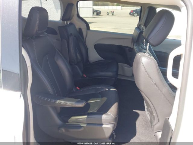 2C4RC1L72NR220895 Chrysler Pacifica Hybrid Touring L