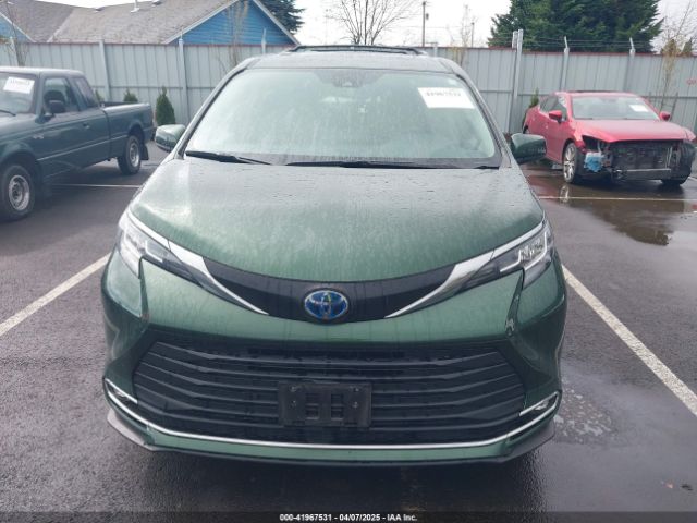 5TDYSKFC5NS070429 Toyota SIENNA XLE