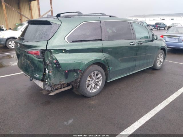 5TDYSKFC5NS070429 Toyota SIENNA XLE