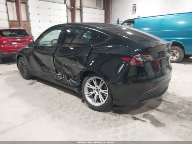 2023 TESLA MODEL Y 7SAYGAEE0PF888983 Photo 2