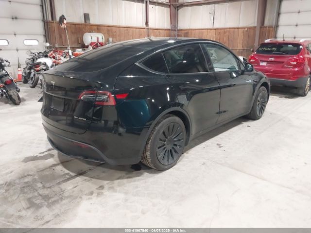 2023 TESLA MODEL Y 7SAYGAEE0PF888983 Photo 3