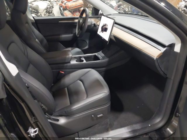 2023 TESLA MODEL Y 7SAYGAEE0PF888983 Photo 4
