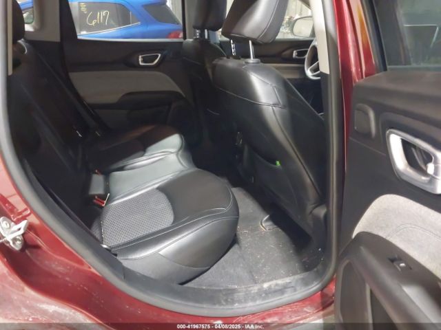 3C4NJDBBXNT110637 Jeep Compass Latitude