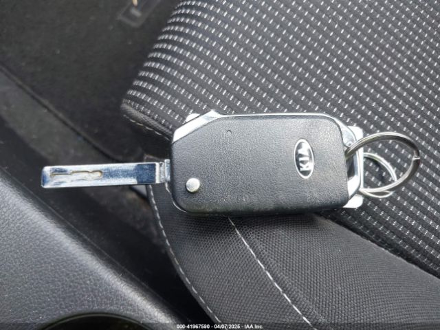 3KPF24AD0KE095571 KIA Forte Lxs