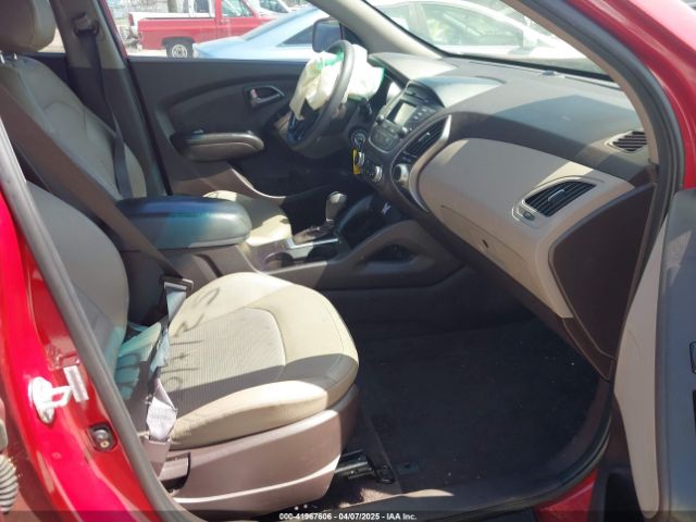 KM8JT3AF8FU041103 Hyundai TUCSON GLS