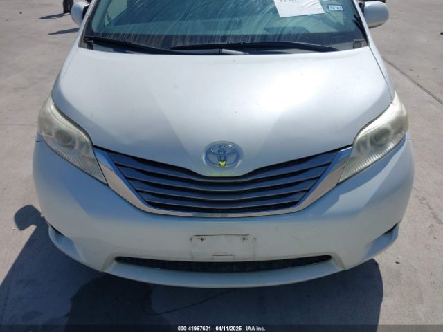 5TDYK3DCXFS663083 Toyota Sienna Xle 8 Passenger