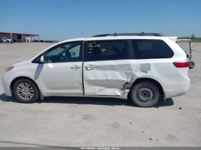 5TDYK3DCXFS663083 Toyota Sienna Xle 8 Passenger