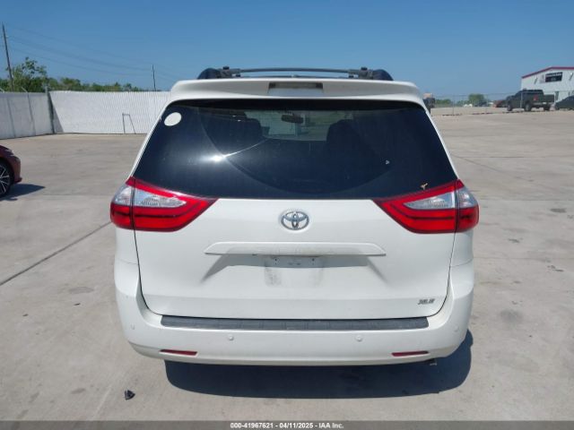 5TDYK3DCXFS663083 Toyota Sienna Xle 8 Passenger