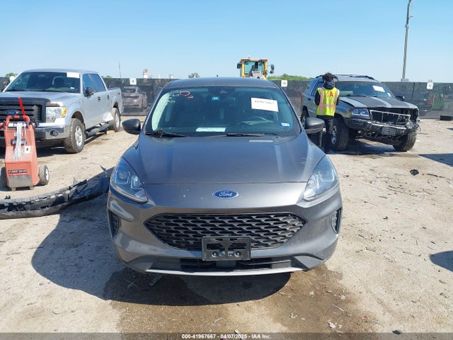 1FMCU0F66NUA05518 Ford ESCAPE S