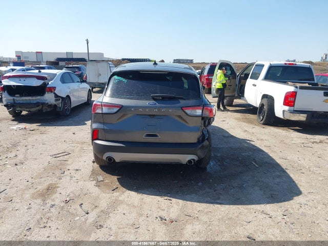 1FMCU0F66NUA05518 Ford ESCAPE S