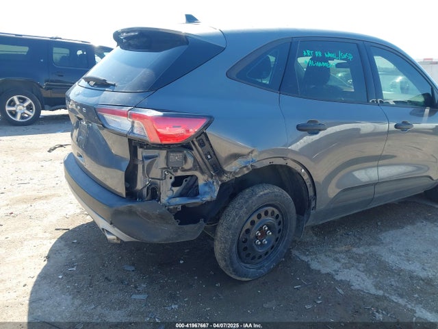 1FMCU0F66NUA05518 Ford ESCAPE S