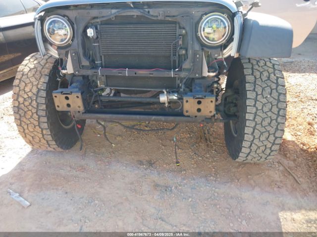 1C4BJWDG2HL714822 Jeep Wrangler Unlimited Sport 4x4