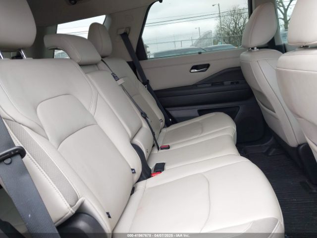 5N1DR3CC4NC226932 Nissan Pathfinder Sl 4wd