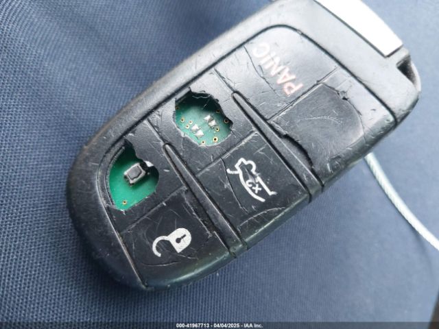 2C3CCAAG1FH887073 Chrysler 300 Limited