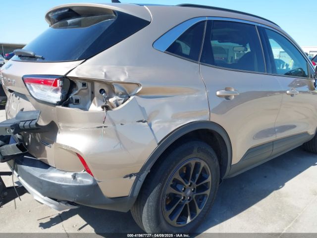 1FMCU9BZXMUA08196 Ford Escape Se Hybrid
