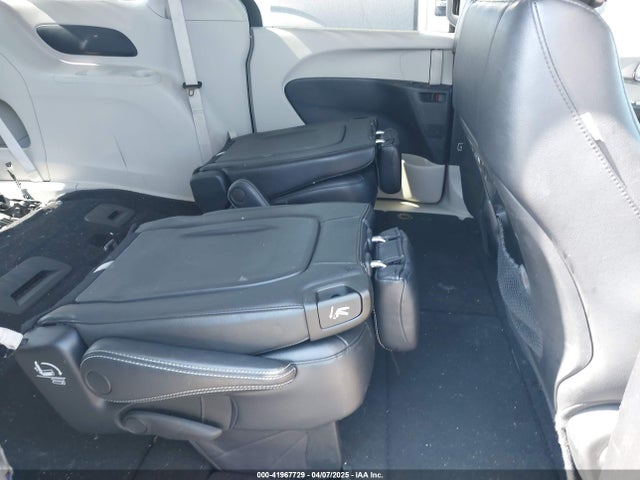 2C4RC1BG4NR177923 Chrysler Pacifica Touring L