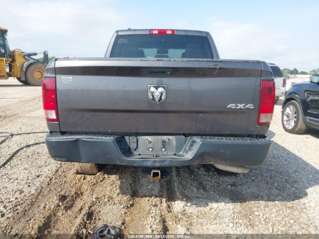 1C6RR7KT0JS276527 RAM 1500 Tradesman  4x4 5'7 Box