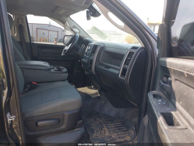 1C6RR7KT0JS276527 RAM 1500 Tradesman  4x4 5'7 Box