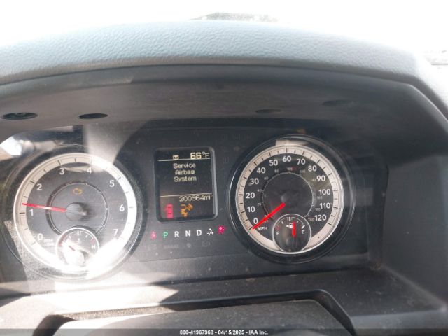1C6RR7KT0JS276527 RAM 1500 Tradesman  4x4 5'7 Box