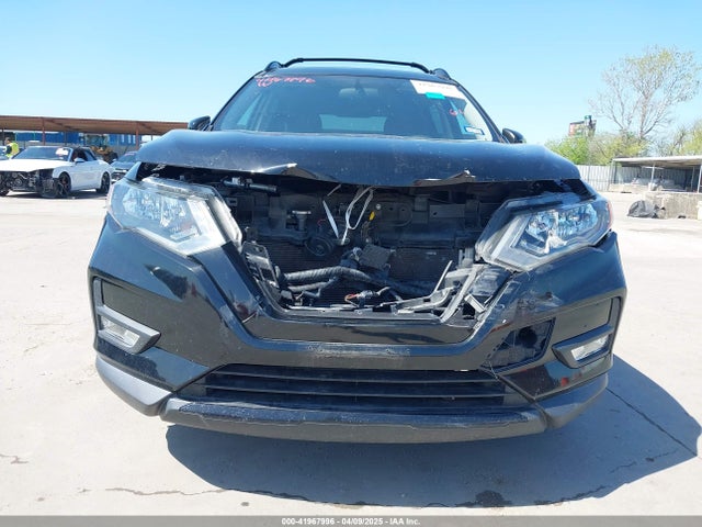 5N1AT2MT5JC740683 Nissan ROGUE SV