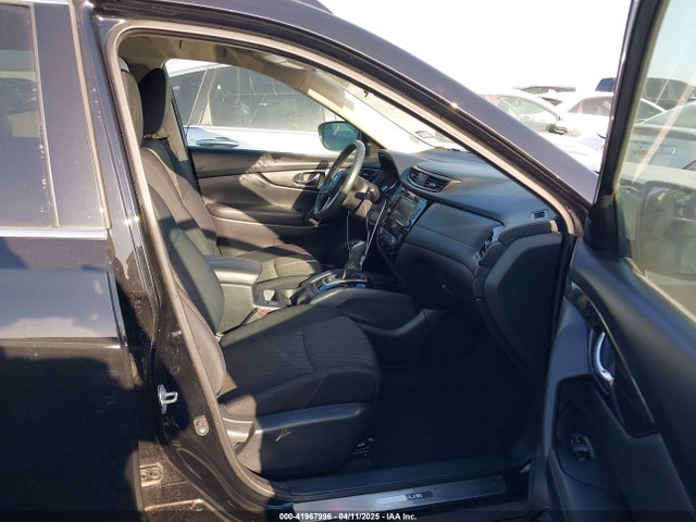 5N1AT2MT5JC740683 Nissan ROGUE SV