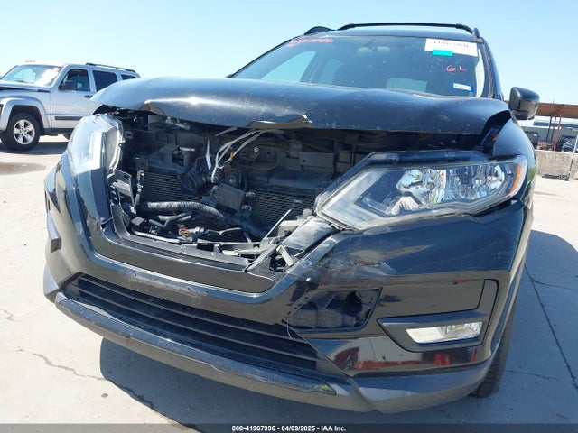 5N1AT2MT5JC740683 Nissan ROGUE SV
