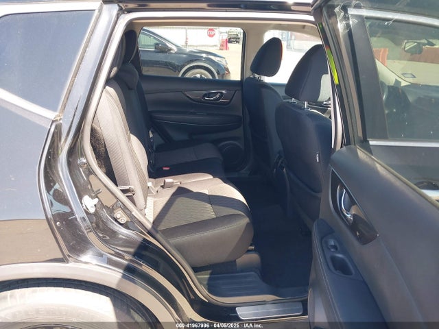 5N1AT2MT5JC740683 Nissan ROGUE SV