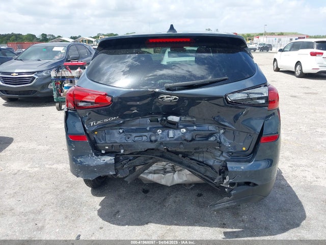 KM8J23A4XKU881881 Hyundai TUCSON SE
