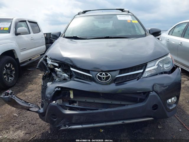 JTMRFREV6FD138738 Toyota Rav4 Xle