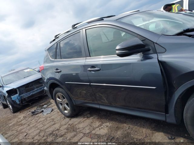 JTMRFREV6FD138738 Toyota Rav4 Xle