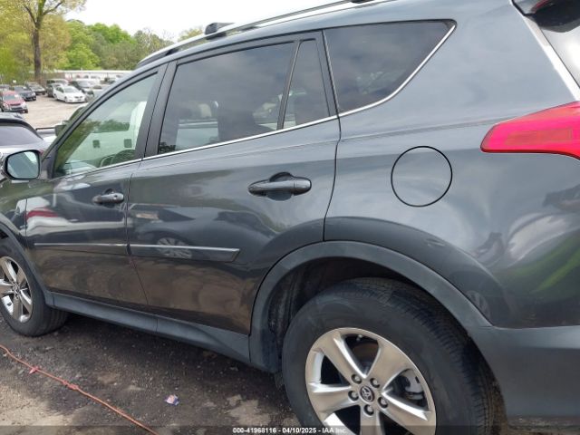 JTMRFREV6FD138738 Toyota Rav4 Xle