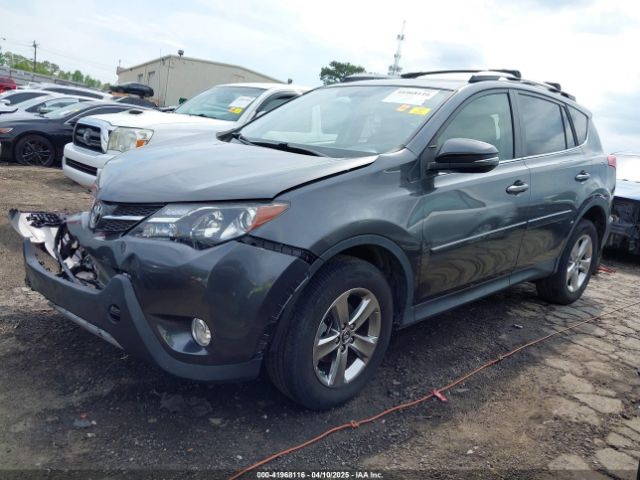 JTMRFREV6FD138738 Toyota Rav4 Xle